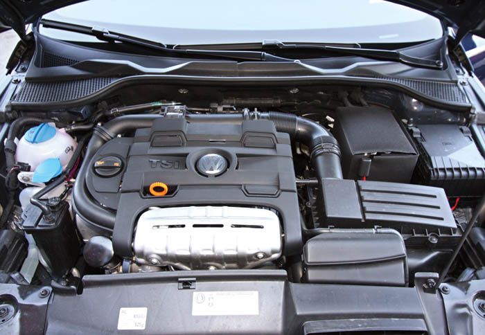 Το επετειακό Scirocco παίρνει κίνηση από τον 1.400άρη Twincharger των 160 ίππων. 